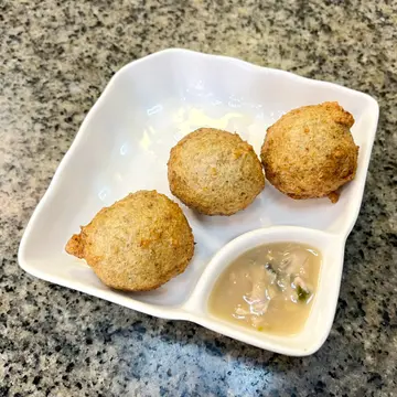 蚬介炸鲮鱼球