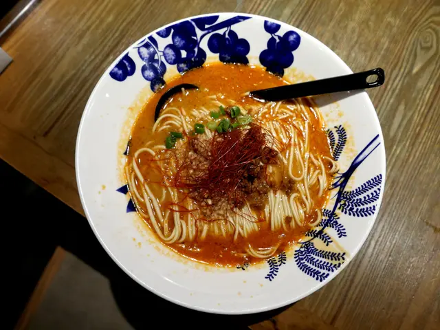 素肉四川擔擔麵