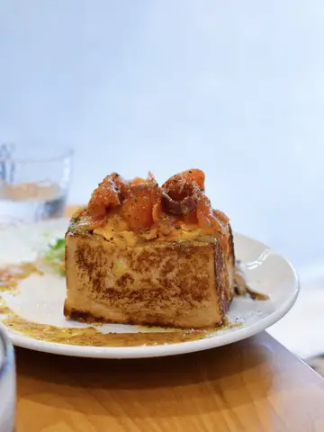 煙三文魚滑蛋盒子吐司