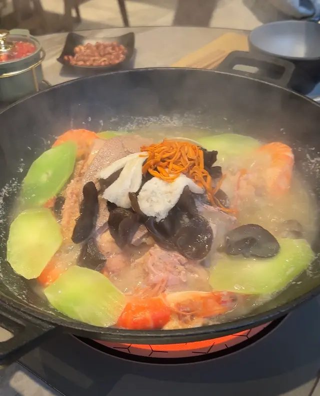 火焰海鮮雞煲（二人套餐）