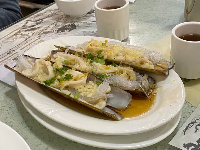 蒜蓉粉絲蒸蟶子皇