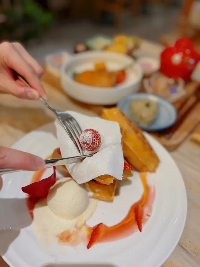 鮮草莓麻糬窩夫