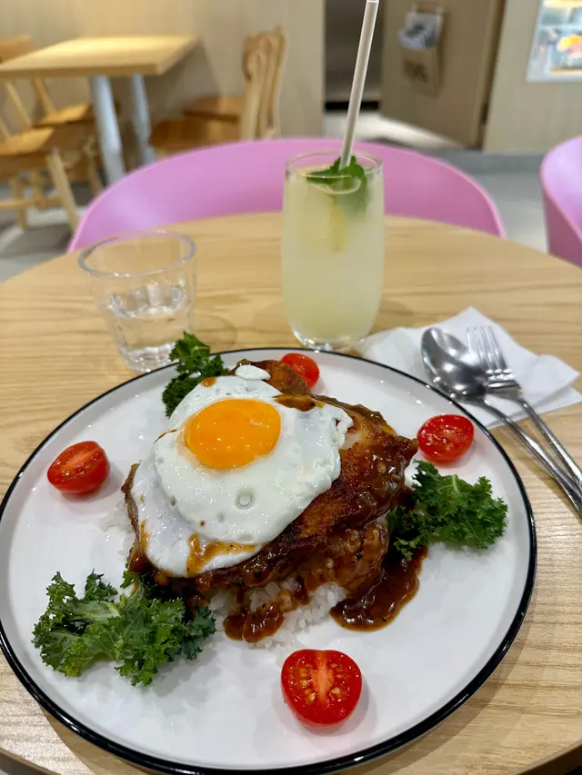 港式特大雞扒飯