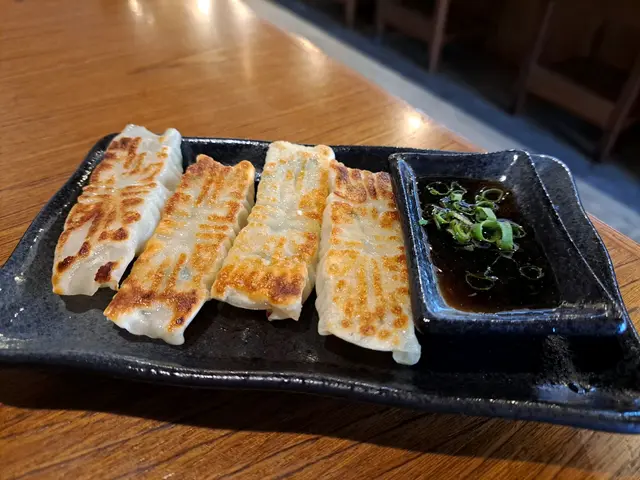 煎雞軟骨棒餃子