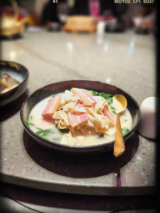 上湯風肉千張菜苗（$138）