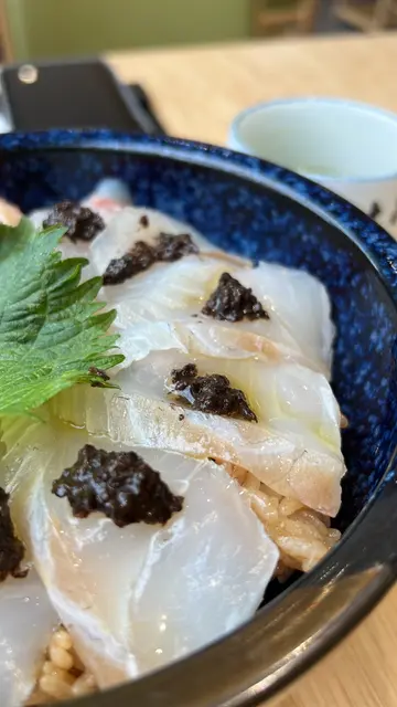 黑松露鲷鱼丼