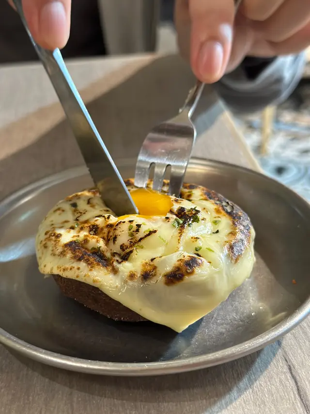 芝士流心蛋大啡菇