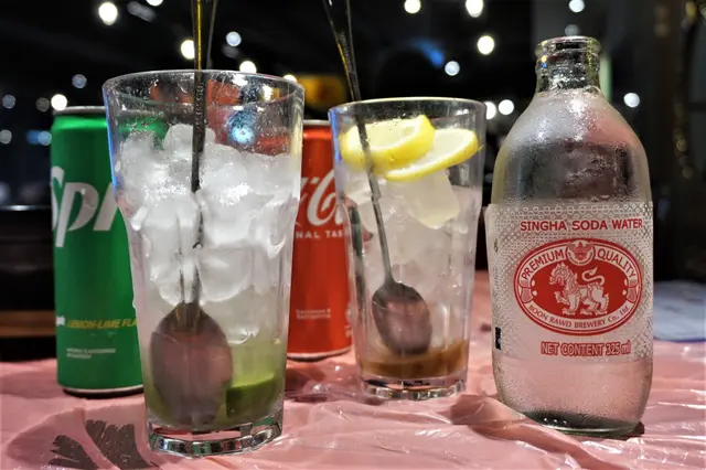 青檸梳打 $25、咸檸七 $25、可樂 $15