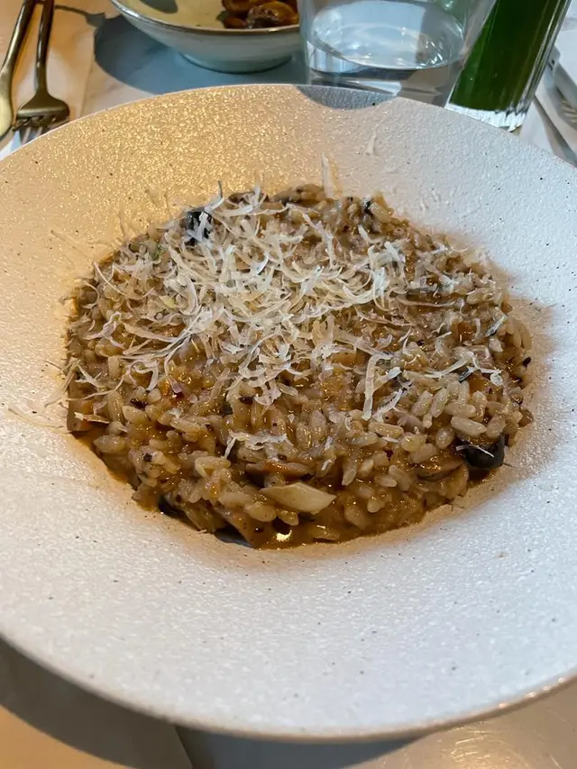 黑松露大啡菇奶油意大利飯 