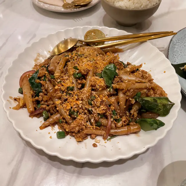 泰式醉貓炒新鮮手造卷粉