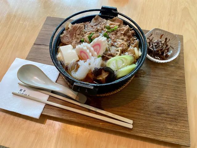 壽喜燒牛肉烏龍麵