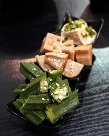 冷盤三小碟（麻辣蓮藕，芥辣秋葵，日式麻醬豆腐）