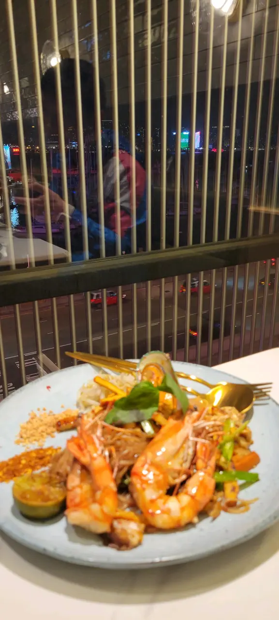 阿閒泰街頭大蝦炒金邊粉