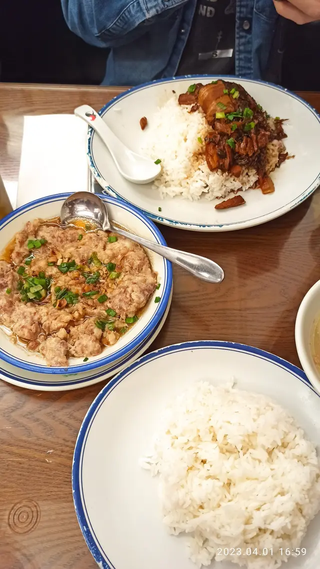 午餐可以的，飯量比較少但都剛夠飽。