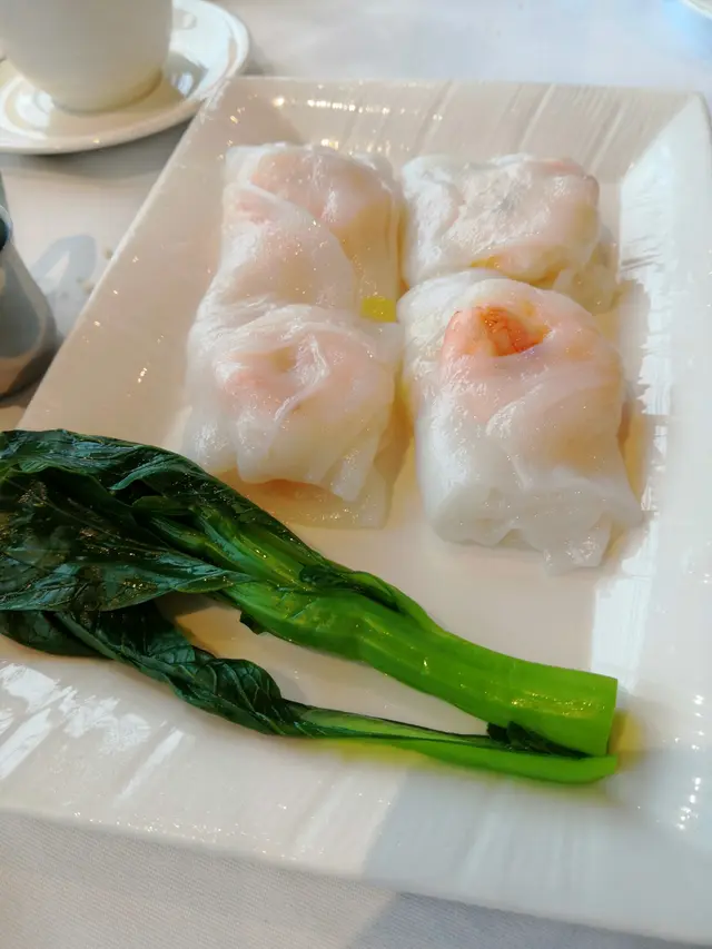 珍寶原隻蝦球腸粉