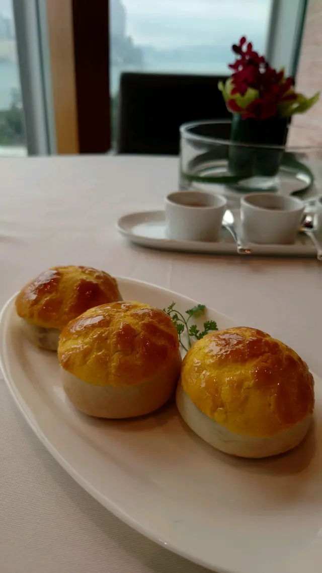 必食，好似剛出爐既菠蘿包咁，真係好好味