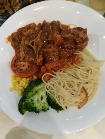 beef stew with spaghetti 
