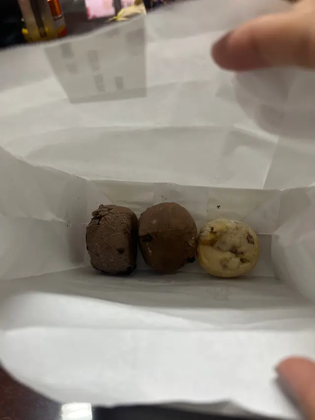 本身有3粒，所以係$20有3粒