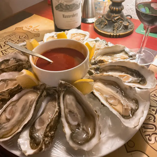 開蠔開得好!新鮮夠大隻!鮮味十足,海水味十足足!$98@2