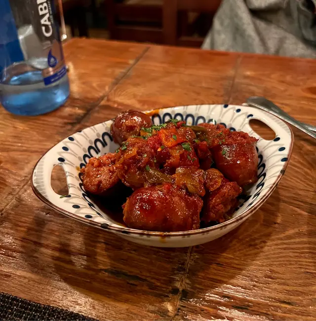 些里酒煮西班牙黑毛豬辣肉腸