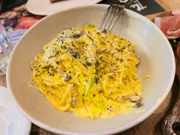 Spaghetti   Truffle   Carbonara   