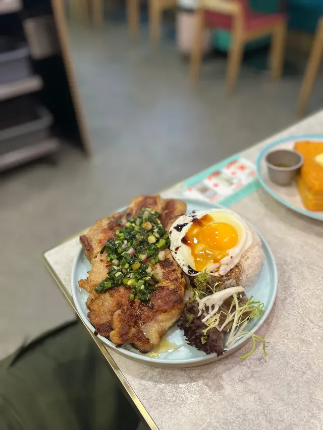 喜哥蔥油豬扒太陽蛋飯