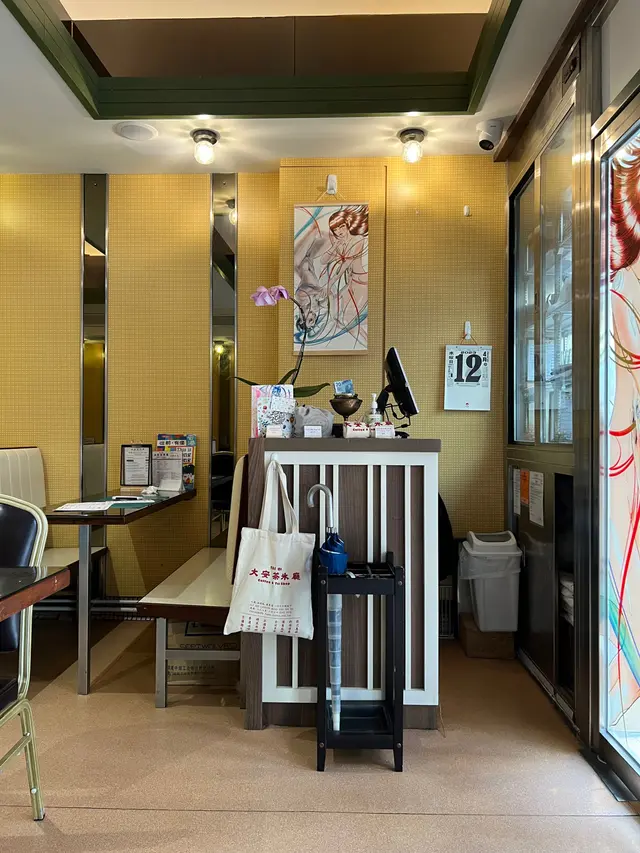 No  comment,  分數比Graphic  &  Hot  Flat  White
