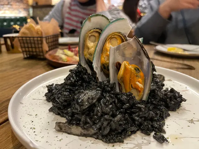 墨魚汁海鮮意大利飯