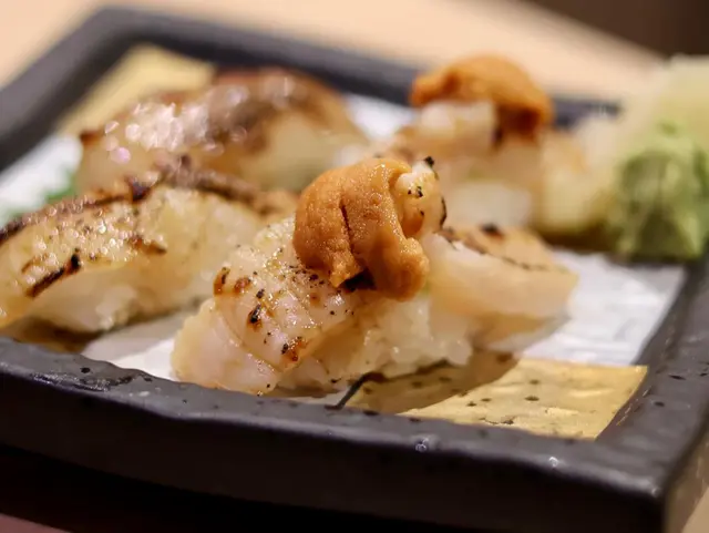 火炙鮮帶子海膽壽司