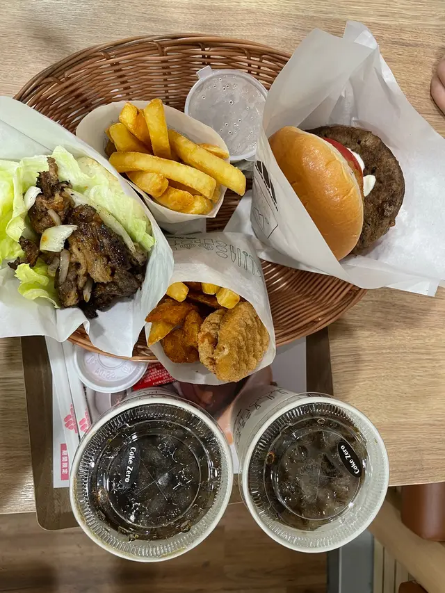 WAKU WAKU BURGER, 烤牛肉珍珠堡