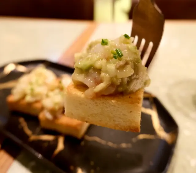 阿根廷生紅蝦牛油果他他多士