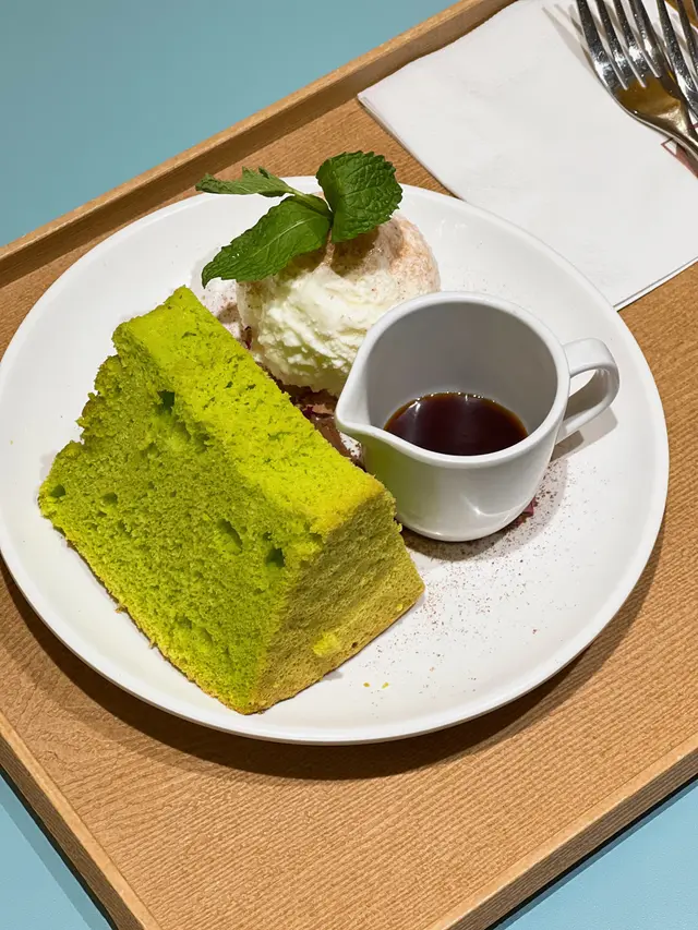 班蘭蛋糕配椰子雪糕 