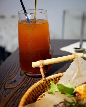 手标泰式柠茶