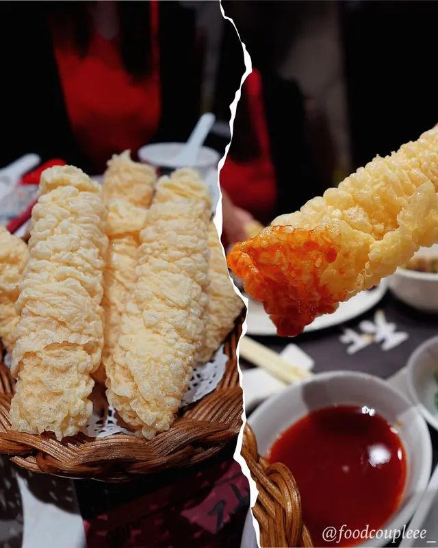 呢個響鈴有兩種食法，除左淥之外，佢仲可以直接點甜酸醬食都夠滋味！因為真係即叫即炸，所以真係夠晒熱辣辣，小編覺得呢個一定要試下，真係幾鬆脆。🙌🏻
