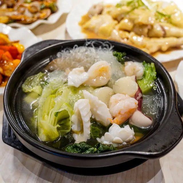 海皇粉絲雜菜煲