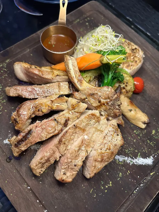 🖤西班牙黑豚豬鞍扒🐽 ($288)🖤 -呢個有驚喜幾好食,距又唔會好乾好靭,幾大舊,性價比高!