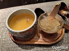 松茸櫻花燕窩 - 旺角的獅房菜