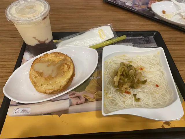 奶油豬，榨菜肉絲米粉