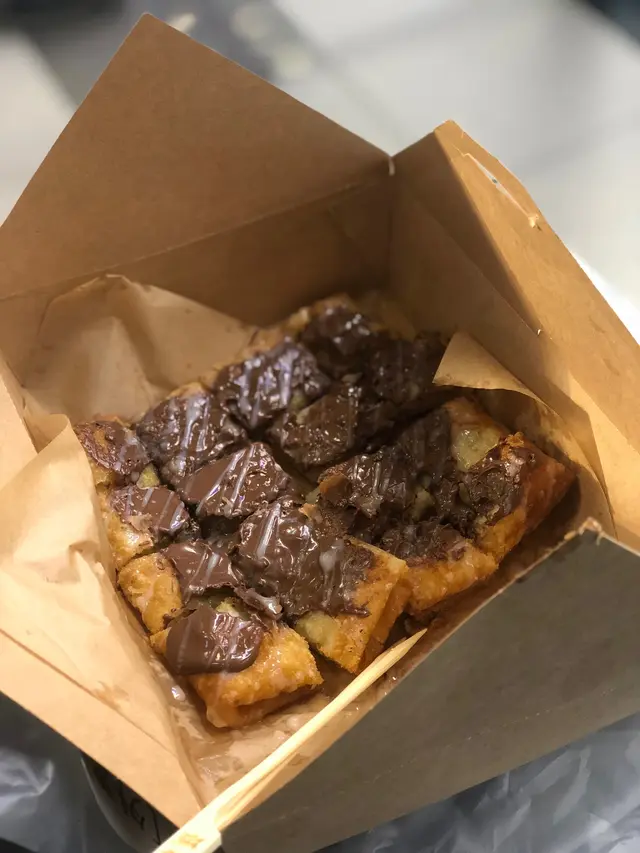 香蕉煎餅配榛子醬