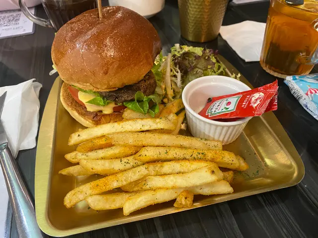 牛油果大啡菇漢堡