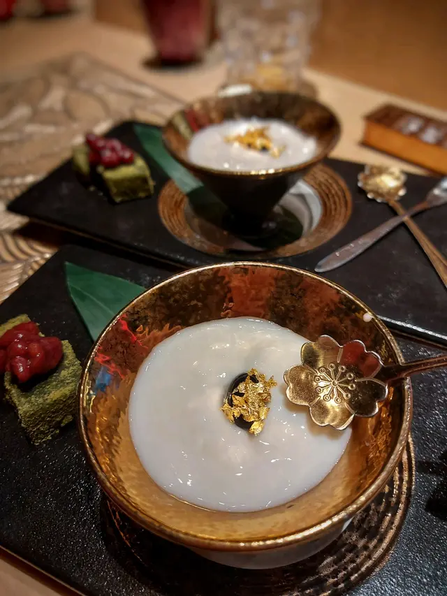 綠茶蕨餅配杏仁豆腐