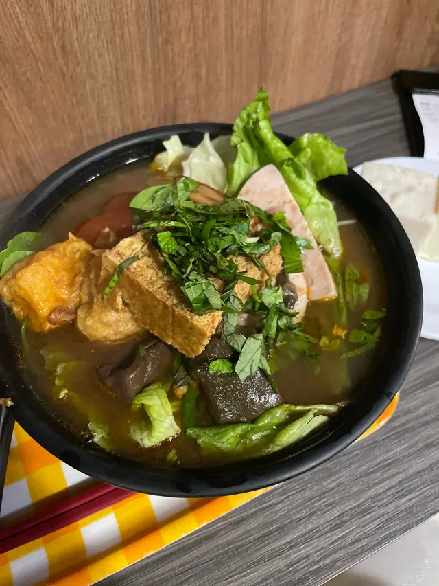 蟹膏蕃茄湯檬