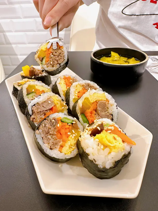 烤牛肉紫菜飯卷