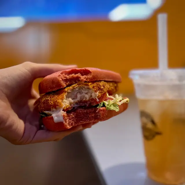 蟹肉牛油果漢堡 