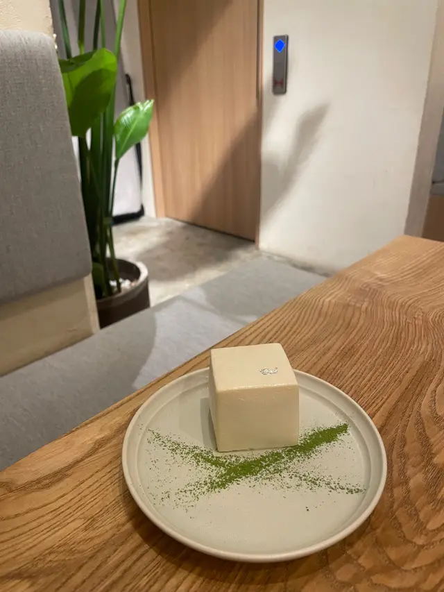 Tofu Matcha Mousse Cake