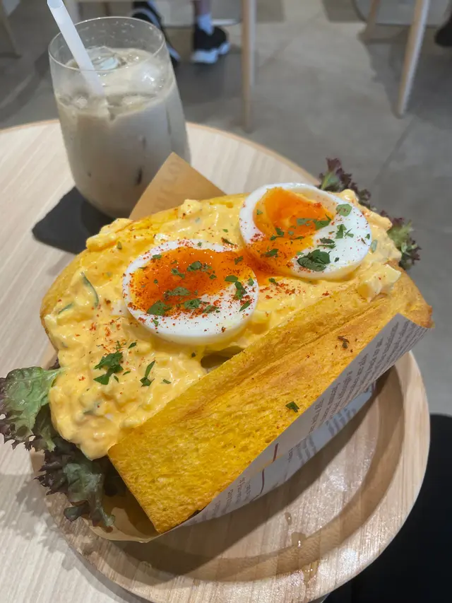 Running Egg sandwiches