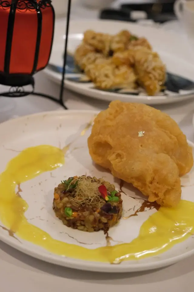 藏紅花汁燴脆皮花膠扒