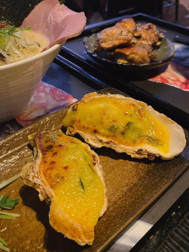 瀨戶內海牡蠣湯拉麵配生蠔黃金燒
