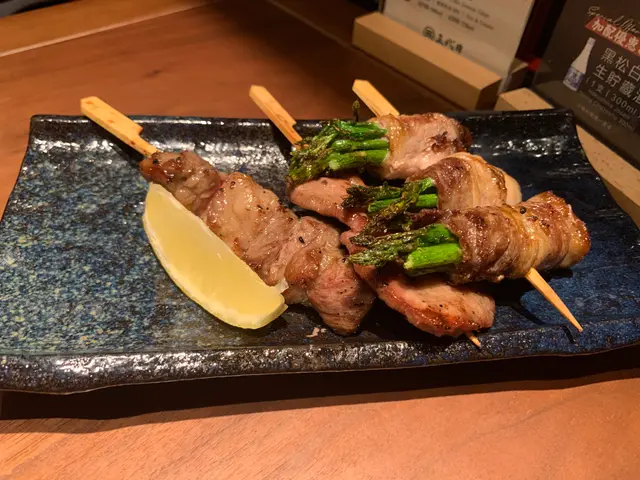 牛舌,一口牛, 牛肉蘆筍各一串