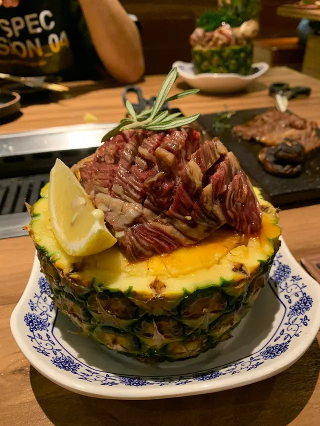 菠蘿漬鑽石和牛牛胸腹